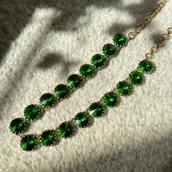 **SOLD** J.Crew green Venus flytrap necklace - Picture 5 of 7